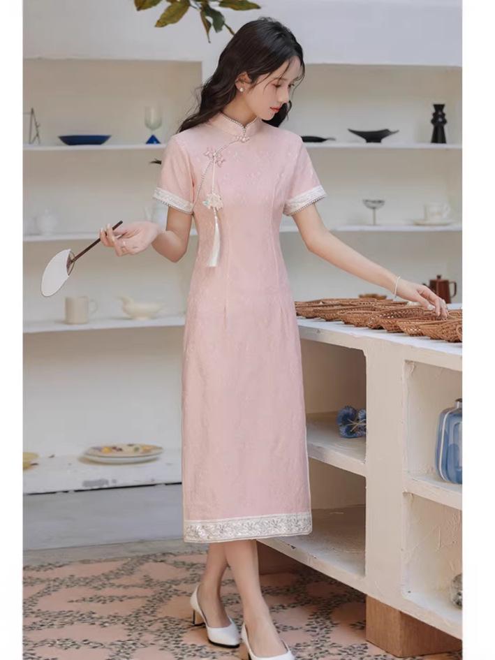Pink Beaded Embroidered Slim-Fit Cheongsam with Press-Stud Closure