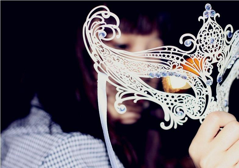 Rhinestone Wrought Iron Half-Face Masquerade Eye Mask