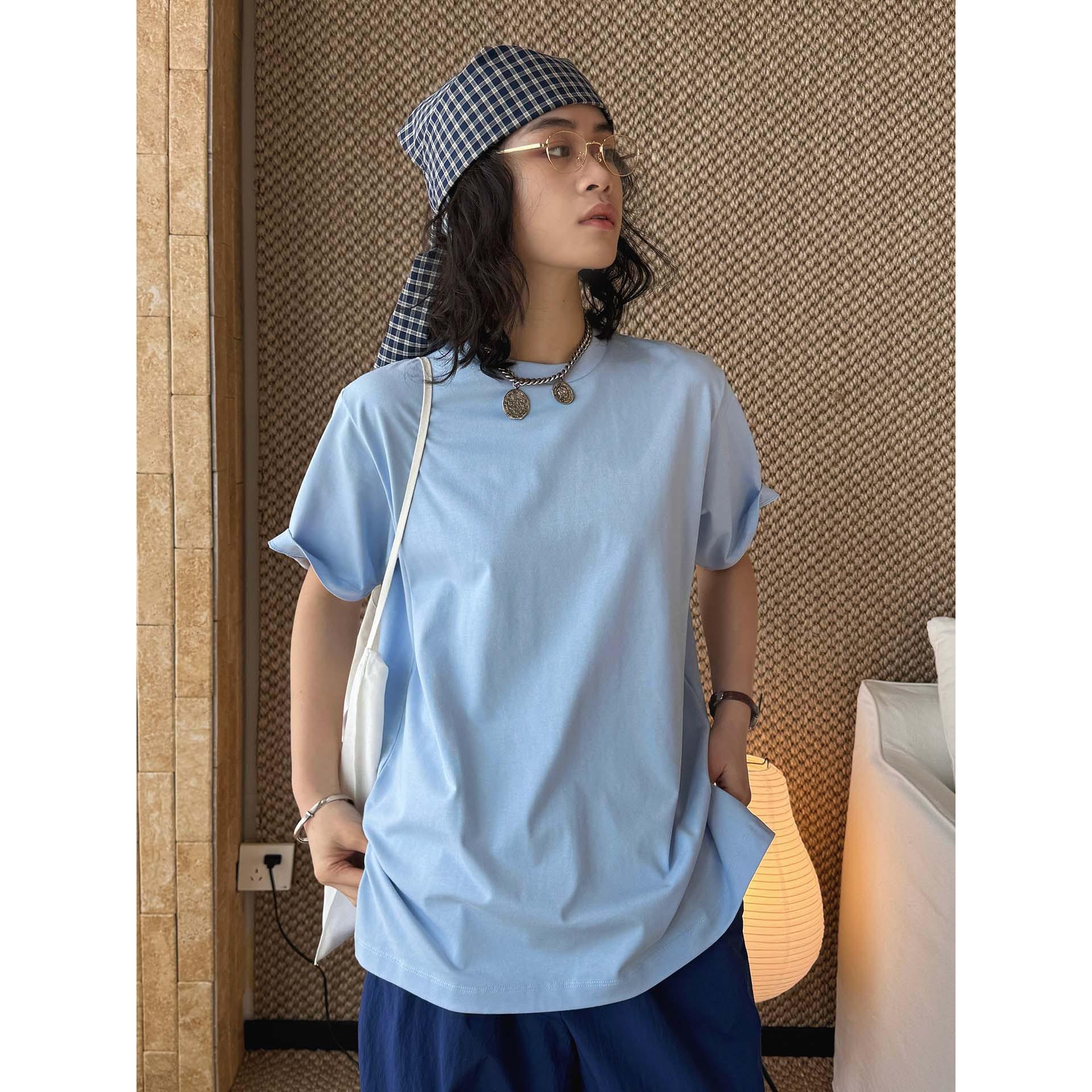 

Женская повседневная свободная футболка с круглым вырезом и боковыми разрезами Louvre Spring, корейский стиль One Size светло-синий