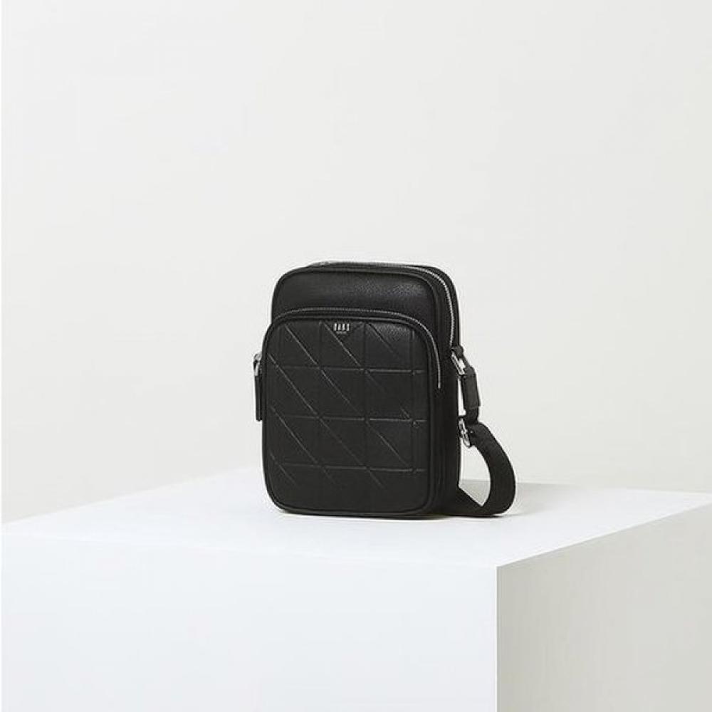 

Daks Black Grid Pattern Nylon Crossbody Bag Dbba5e277bk Single option