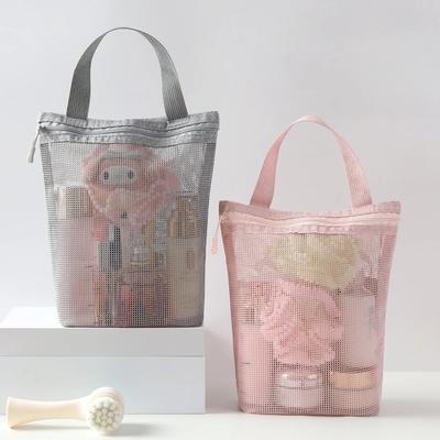 כלים ואביזרים – תיקי איפור