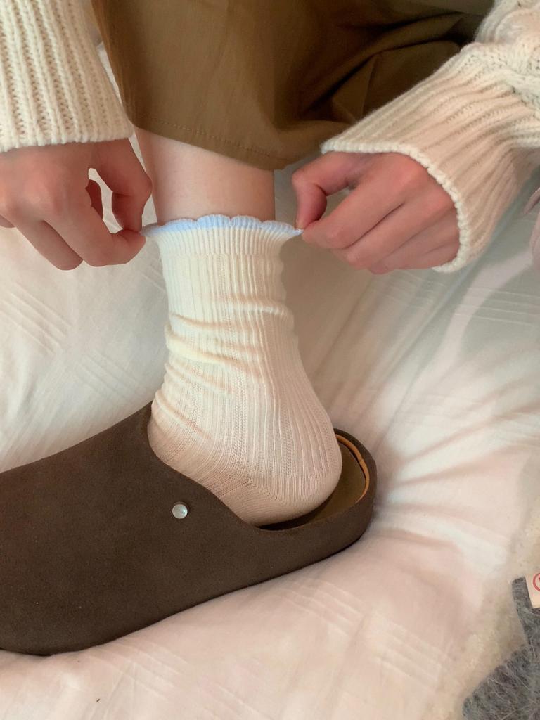 Women New Casual Cotton Socks,Lace Stackable Socks,High‑Elastic Contrast Vertical Pattern Thin Boneless Soft‑Waxy Medium‑Tube Socks