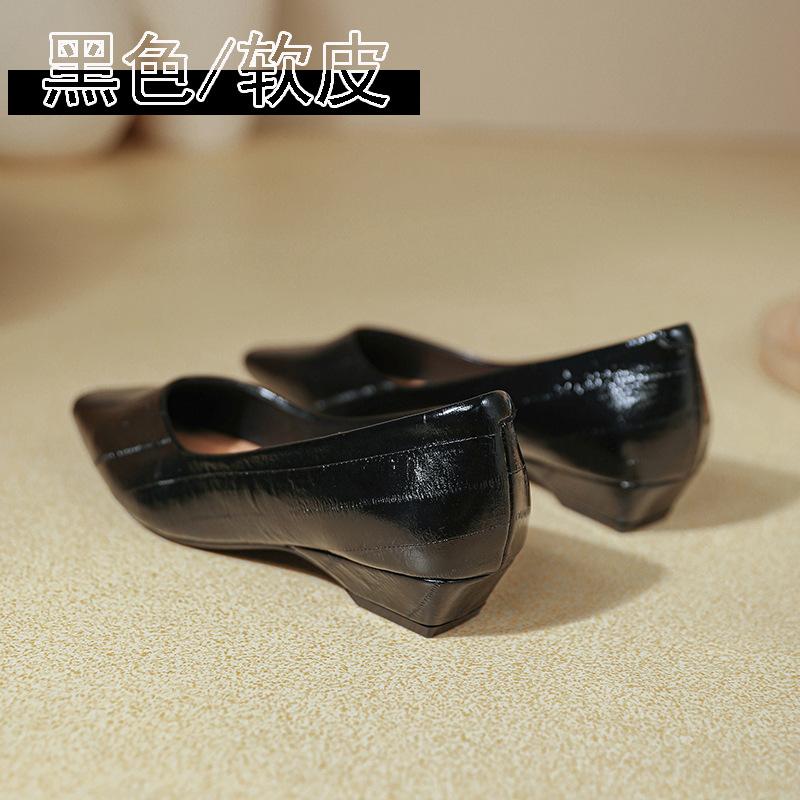 Black high heels thick heel not tired foot temperament commuter dress professional women's shoes 2025 new square head v mouth single shoes