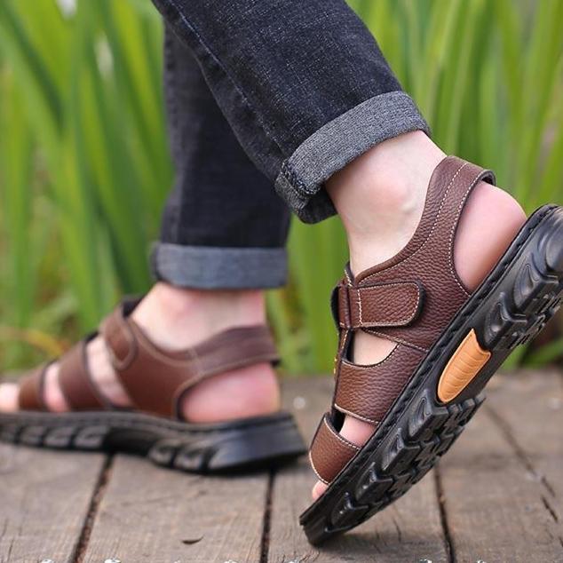 First Layer Cowhide Sandals Men's Leather Cowhide 2025 Summer New Non-slip Beach Shoes Driving Slippers