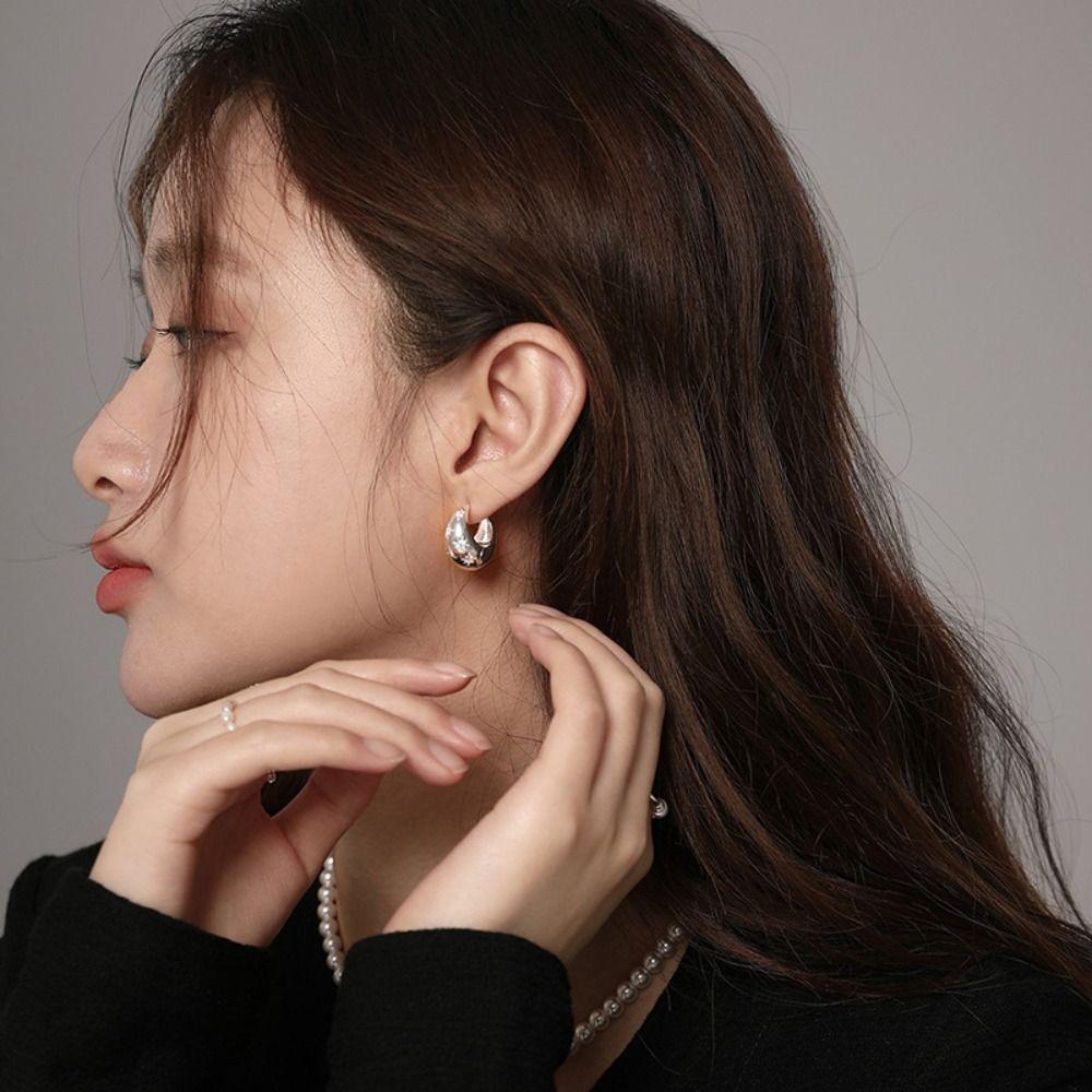 

Индивидуальные серьги-гвоздики в форме буквы J Элегантный стиль Модные ювелирные изделия Аксессуары для девочек