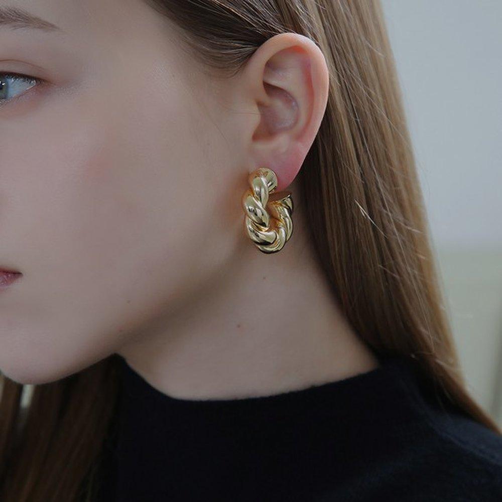 Lunette Twist Bold Earrings