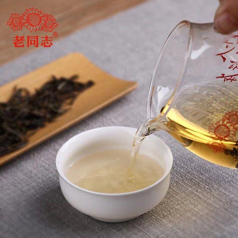 2022 Haiwan 9948 Puerh Crudo Menghai Pu-erh Lotto 221 Tè Pu'er Sheng Puer 357g