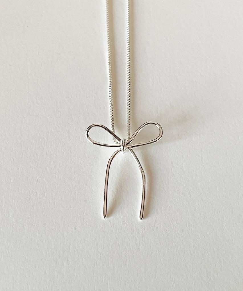 Elyona Bow Ribbon Necklace (Silver)
