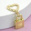 Retro Schlüssel Quadratisches Vorhängeschloss Taschenanhänger – Europäischer & Amerikanischer Stil Federverschluss Handtaschenzubehör
