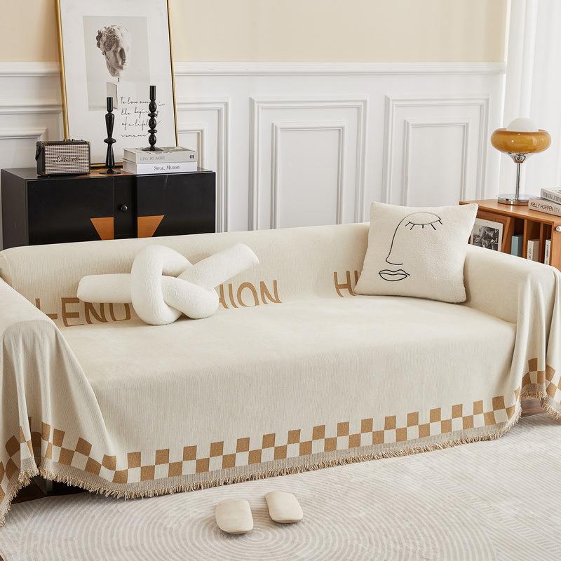 Нескользящее полотенце для дивана с надписью Four Seasons — фото 3