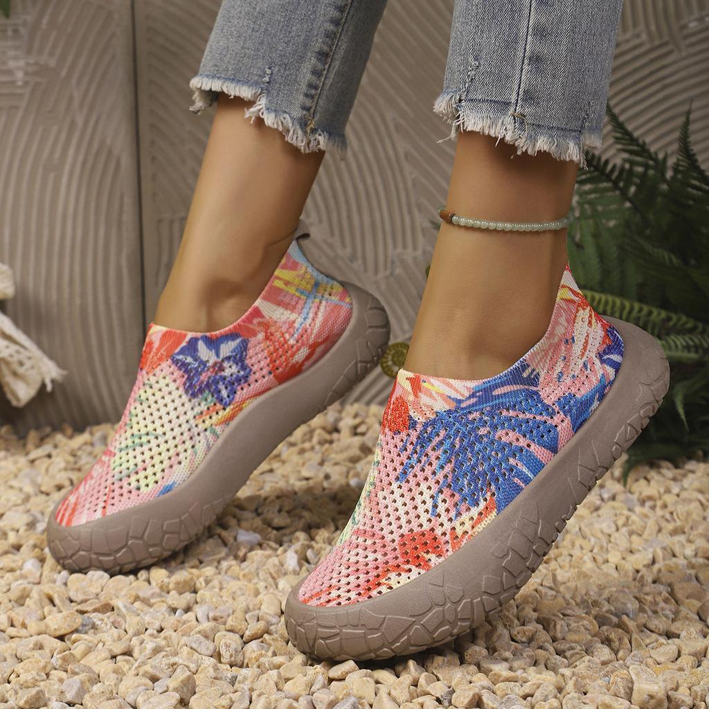 Anti-slip Shoes with Breathability, Women's Shoes in Large Size, Soft Sole, Comfortable Fabric Shoes