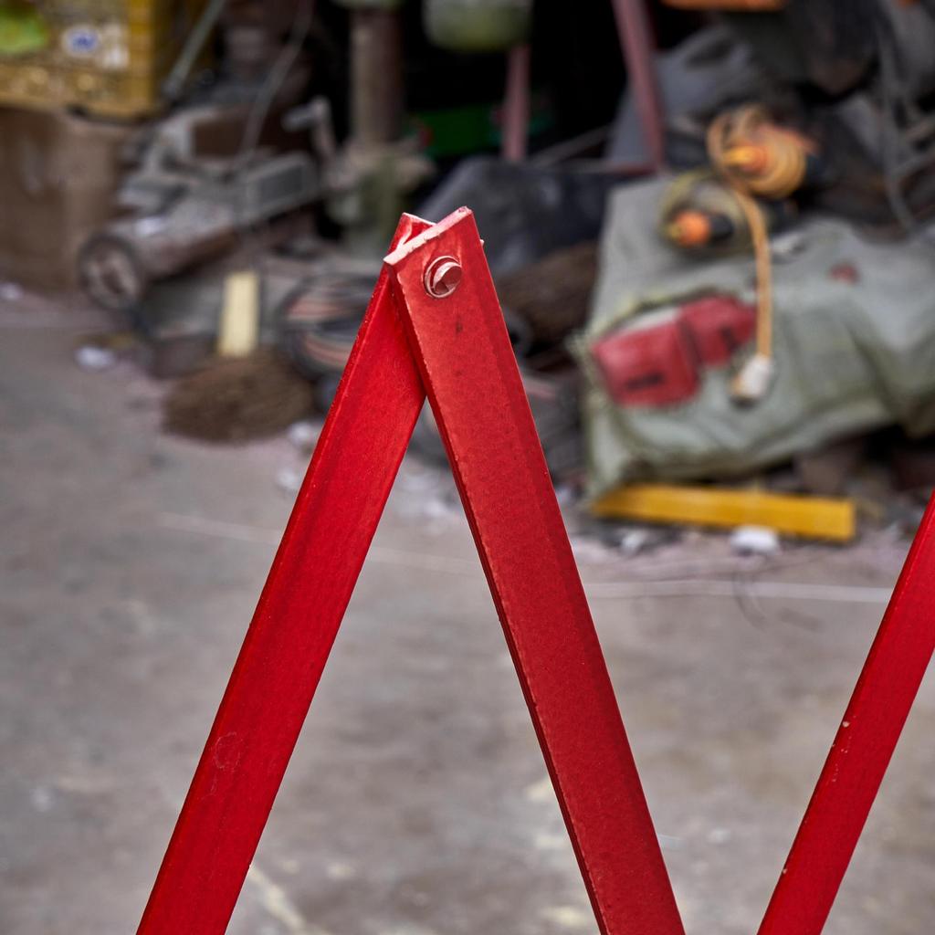 Foldable Electric Telescopic Guardrail: Insulated FRP Barrier for Electrician Safety