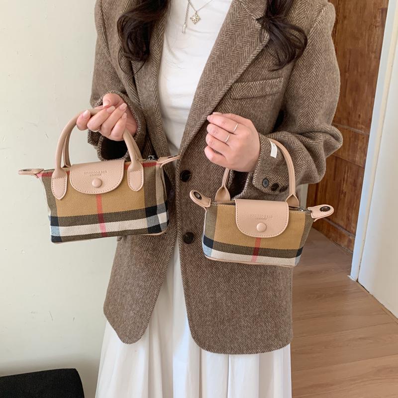 

Нішева міні-сумка кросбоді у формі пельменя 2025: Нейлоновий ручний та плечовий гаманець для монет