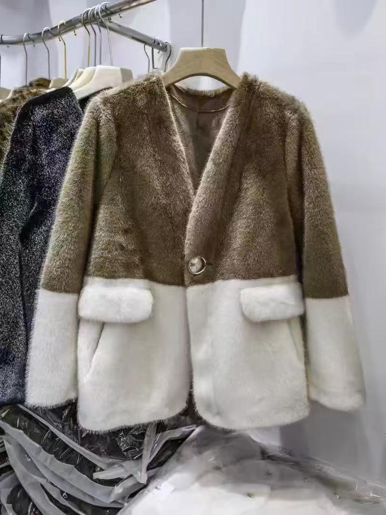 2025 Autumn/Winter New Plush Head High Collar Zipper Kangaroo Pocket Contrast Splicing Women's Coat