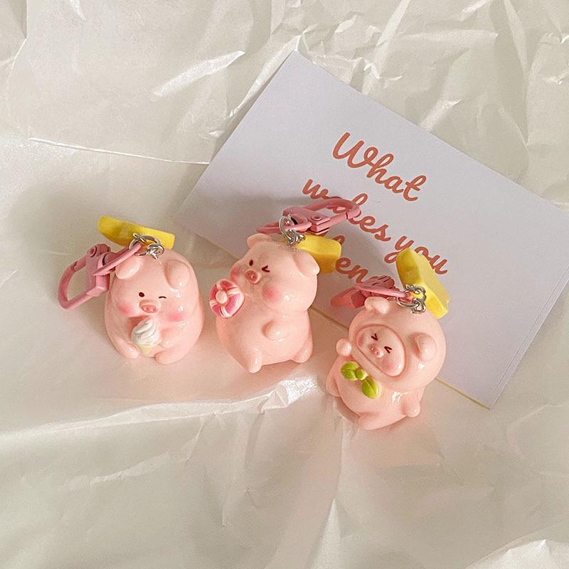 3D Pig Keychain Pendant Cute Cartoon Resin Charm Keyrings Personalized Hangings Keychain For Girls And Students