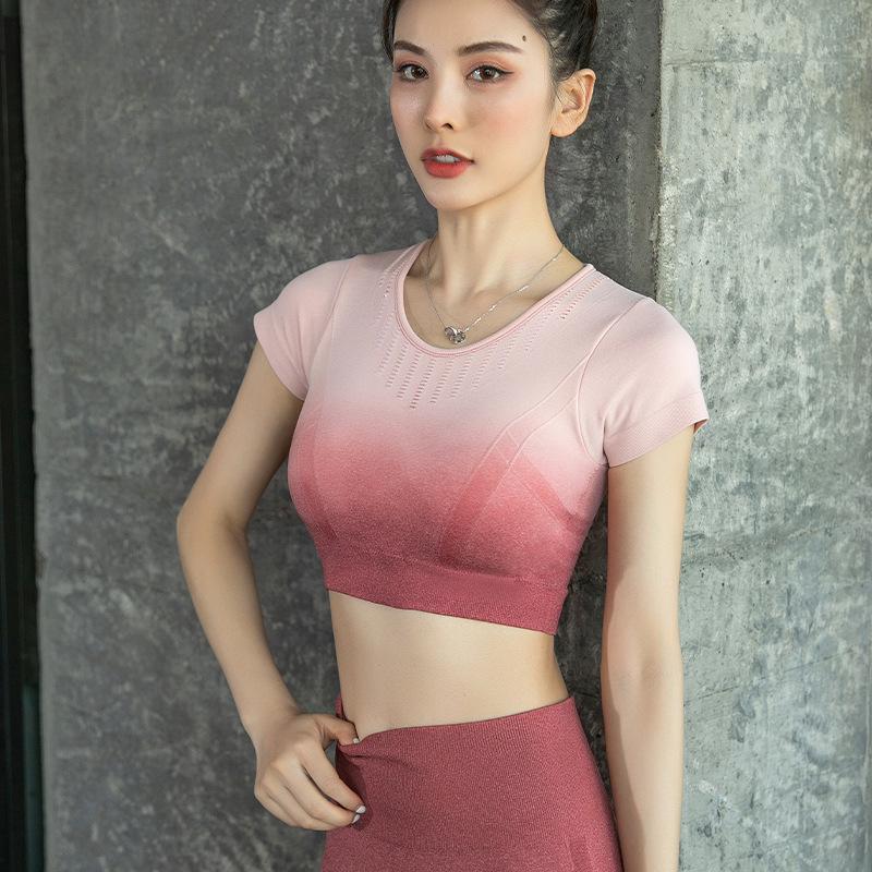 2026 Women's Gradient Elastic Quick-Dry Sports Top with Chest Pad - Fitness Short Sleeve Yoga Wear, Summer New Arrival