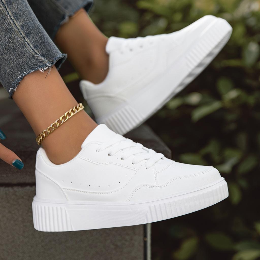 White Women's Casual Skateboard Sneakers Fashionable Outdoor Walking Tennis Shoes for Men And Women Sports Running Footwear