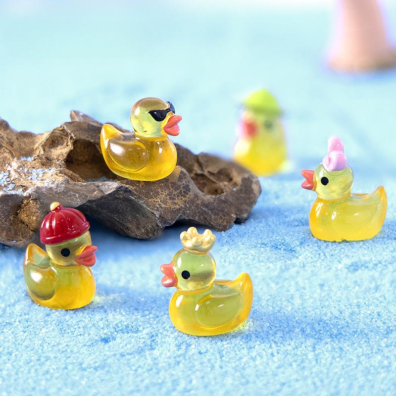 30pcs Luminous Resin Mini Yellow Duckling Miniatures Doll House Glow-in-the-Dark Ducks Figurines for DIY Aquarium Garden Decor