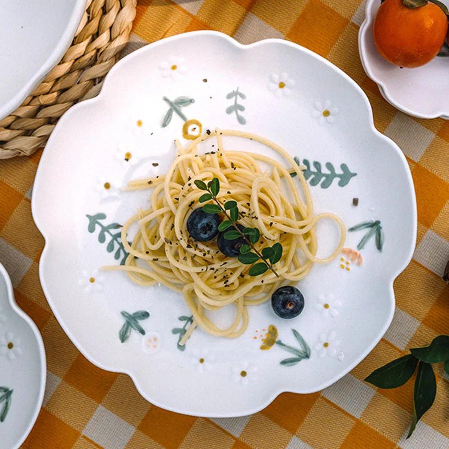 6/8.5inch Flower Ceramic Dinner Plate Kitchen Relief Frosted Plate For Pasta, Bread, Dessert Restaurant Tableware Service Dish