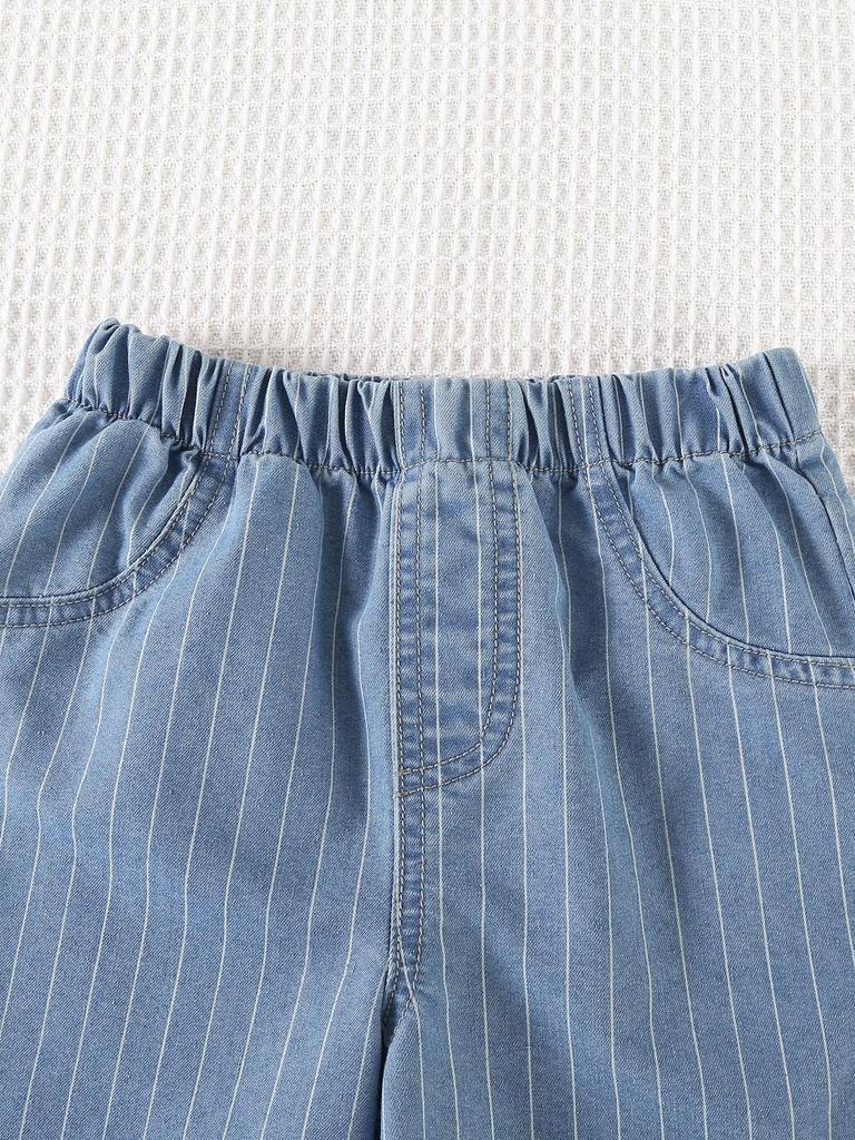 Two-piece Set for Girls: Sleeveless Top with Bow and Lace Design, and Slimming Retro Blue and White Striped Denim Shorts.