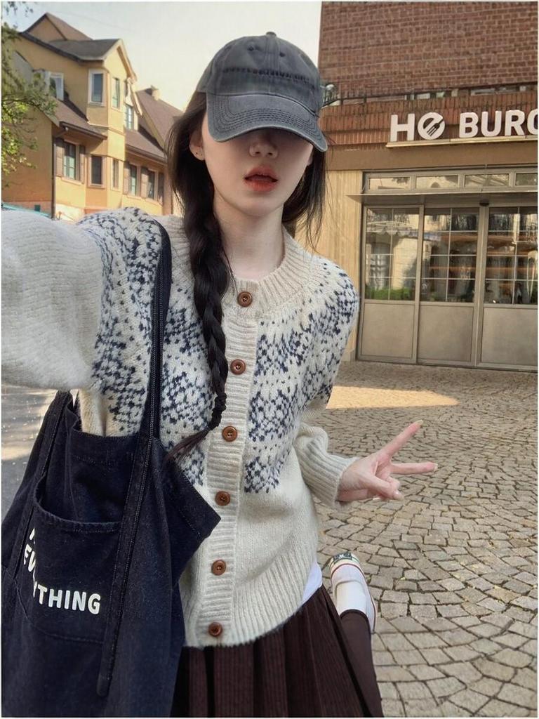 Women's Autumn/Winter Fair Isle Jacquard Knit Cardigan - Round Neck, Single-Breasted, Loose Fit Sweater Coat