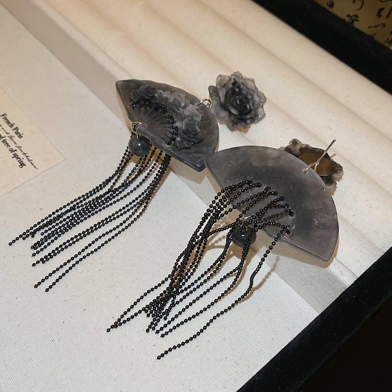 2024 Luxurious Black Chinese Fan Earrings: Elegant Cheongsam Accessories