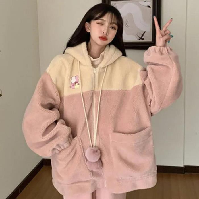 Volný vlněný kabát z jehněčího materiálu v korejském stylu pro studentky z roku 2024 - útulný sametový svetr na podzim/zimu