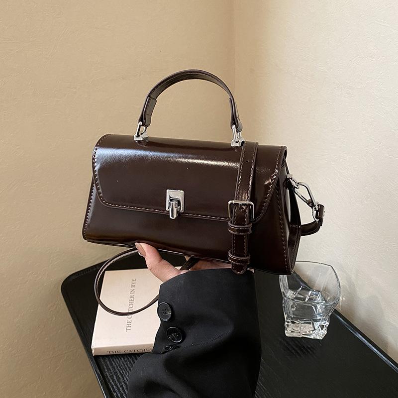 High-end Women's Bags, New Fashion Niche Design, Shoulder Messenger Bag, Retro Handbag.