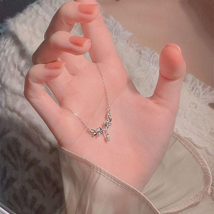 2025 Elegant Zircon Wheat Ear Necklace with Niche Design – Light Luxury High-End Clavicle Chain