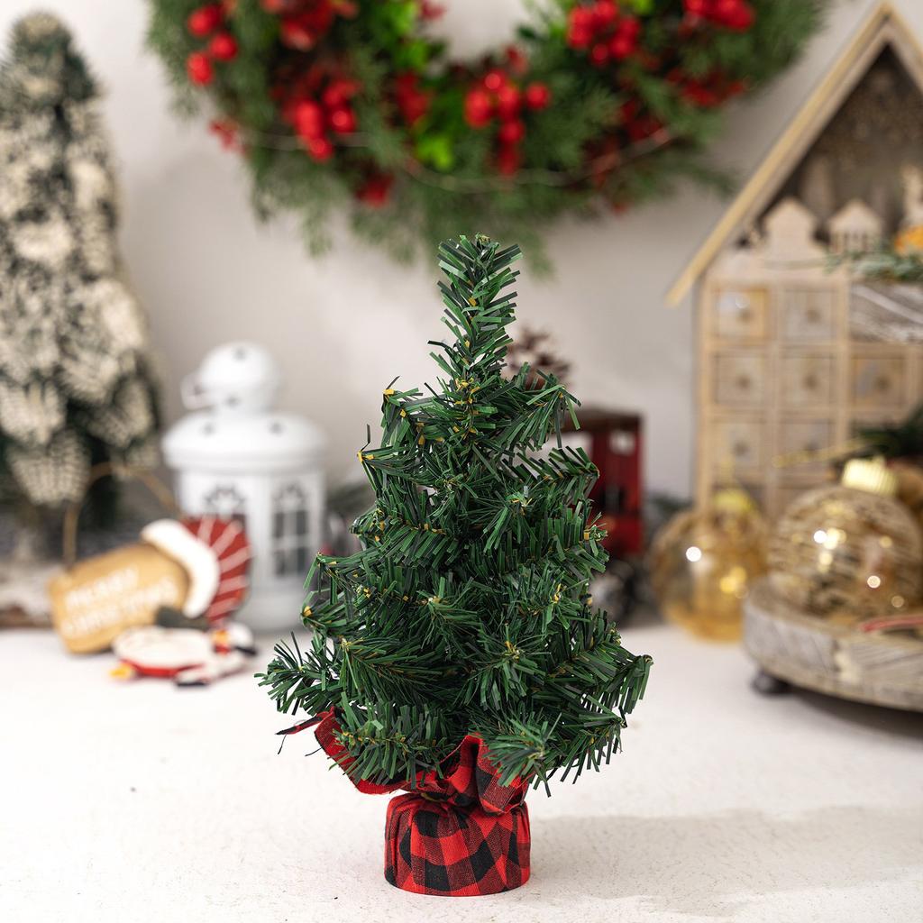 Miniature Christmas Tree Tabletop Decoration Realistic Pine Tree with Burlap Base Holiday Ornament Office Accessories