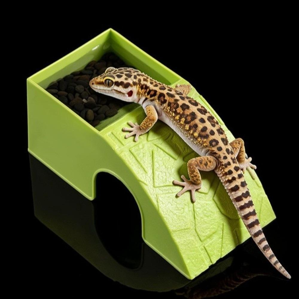 Plastic Reptile Hideout Cave With Moss Tray Smooth Surface Reptile Feeding Box Anti Drowning Climbing Platform
