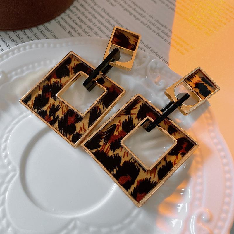 

Серьги-пусеты «Дуга» с леопардовым принтом «Серебряная игла» - Ретро европейский и американский стиль