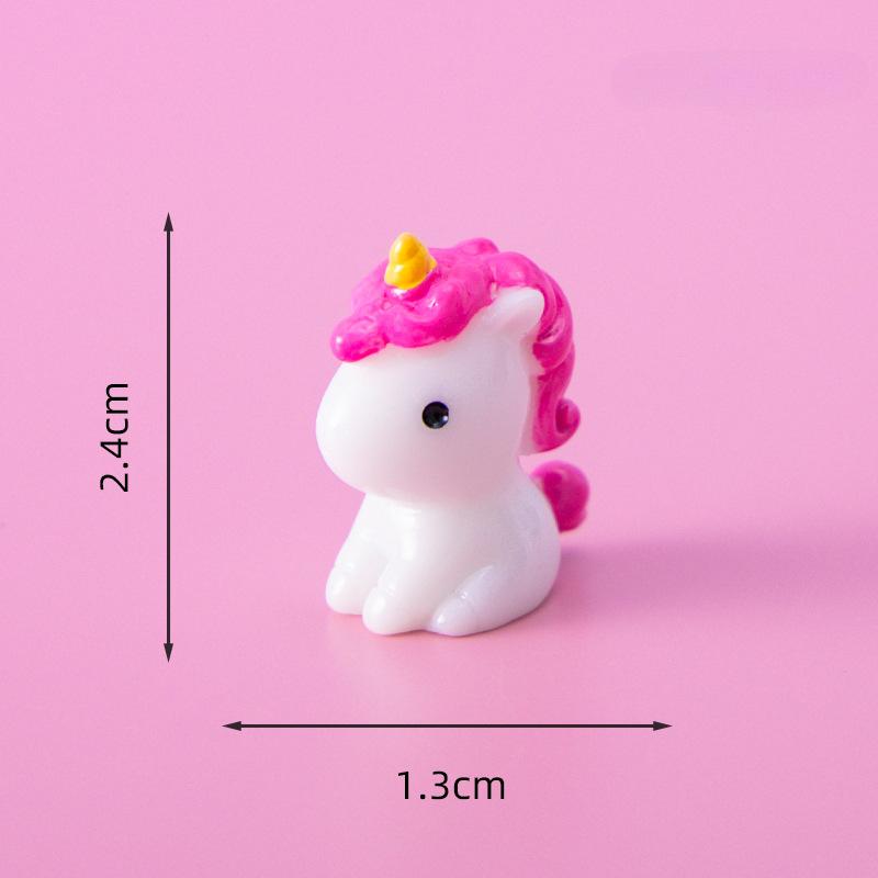 

Милые мультяшные единороги в микроландшафтах, креативные настольные украшения для дома, украшения для автомобиля, изделия ручной работы из смолы и маленькие украшения Sitting unicorn