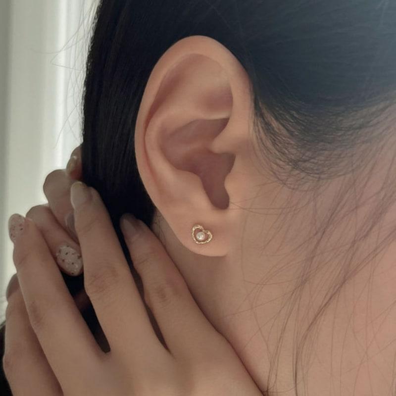 Youngglow 14k Pearl In Heart Earrings (1 Pair)