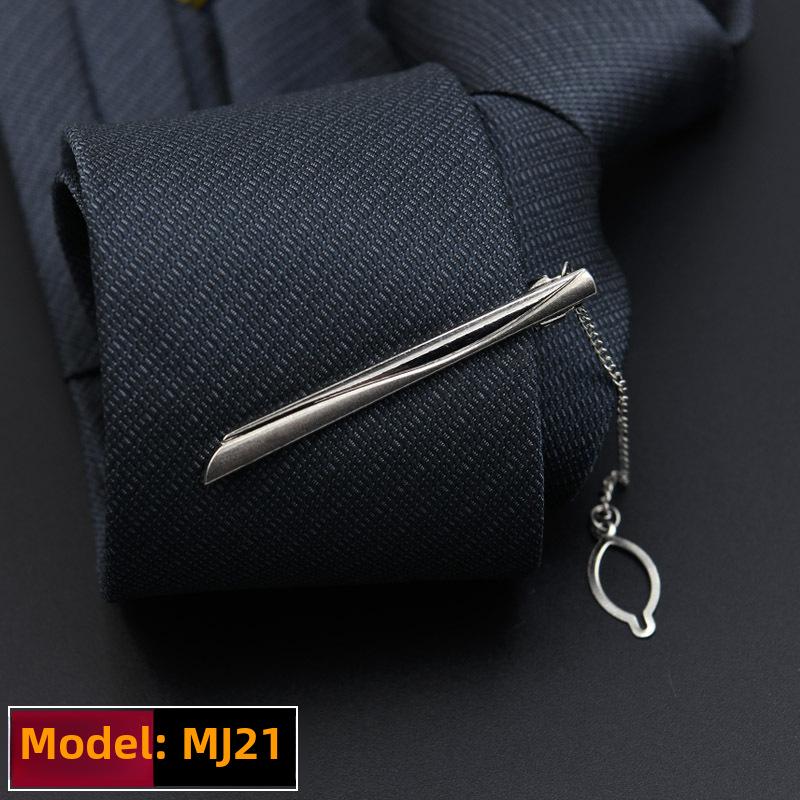 Silberne Krawattenklammer für Herren – formelles, schlichtes, professionelles Accessoire