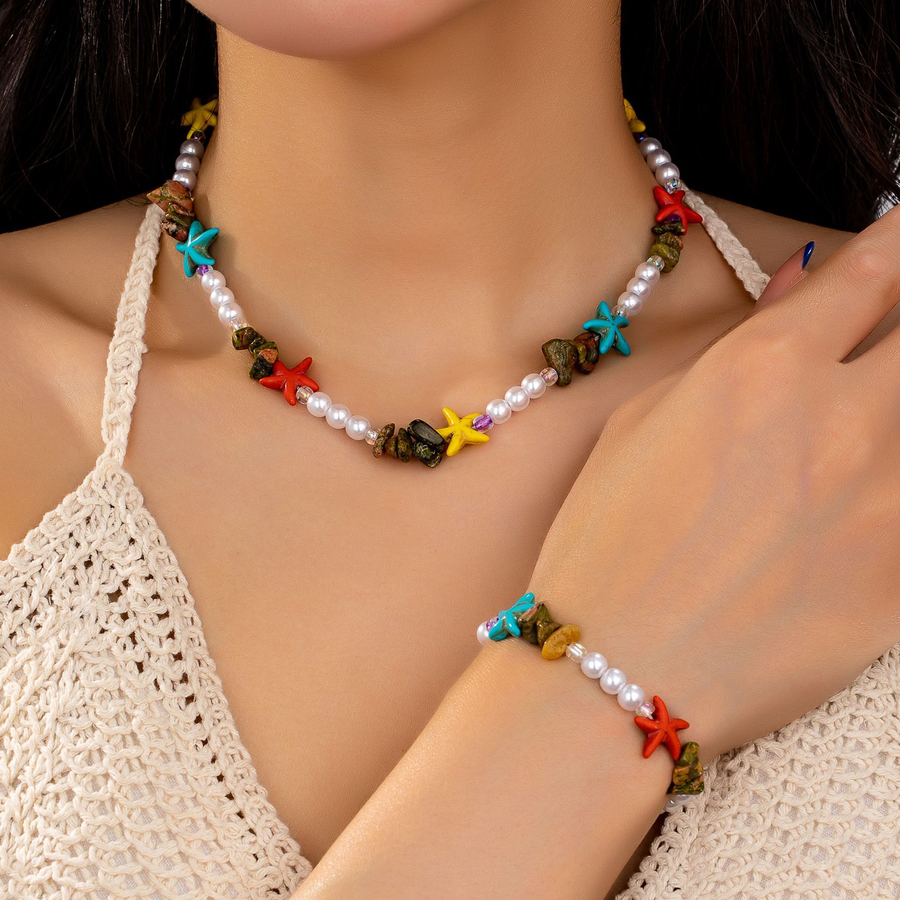 

Модные украшения для женщин разноцветный