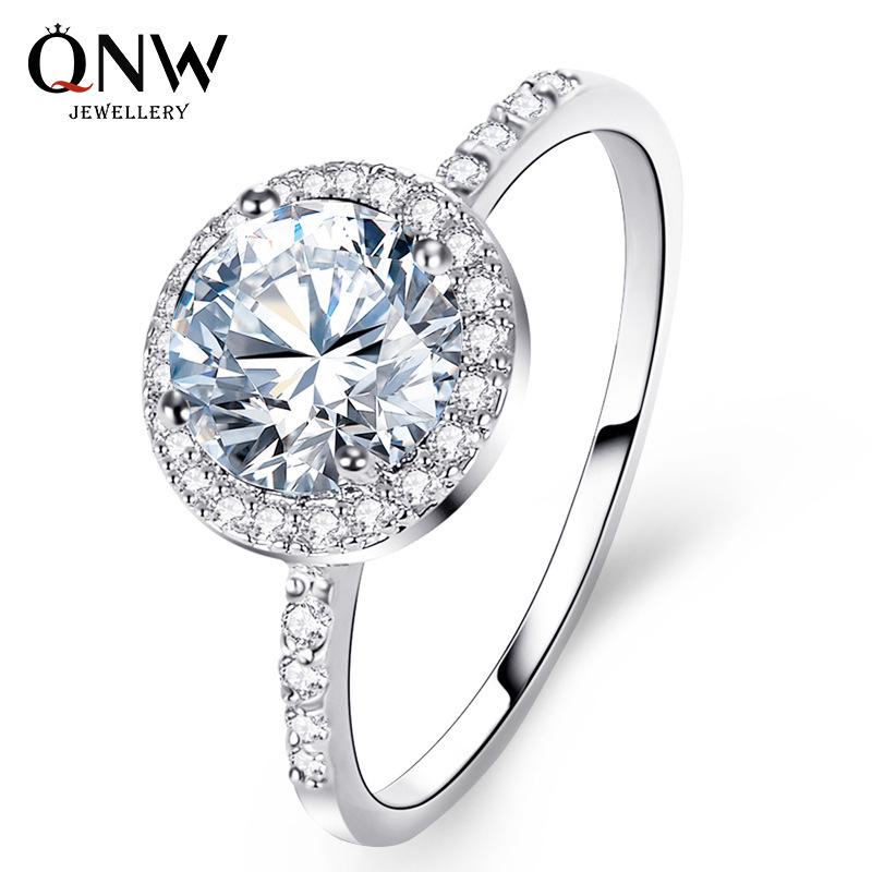 Elegant Blue Zircon Diamond Ring - Classic Women's Hand Jewelry