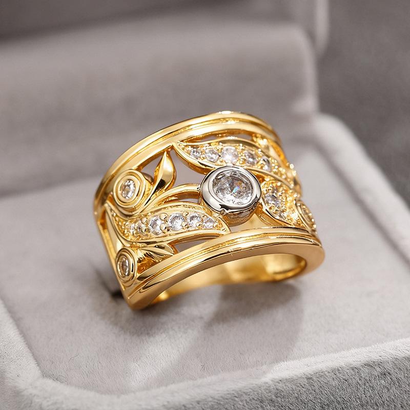 New business style ring, hollow leaf pattern wide version ring, two-color zircon-plated jewelry.