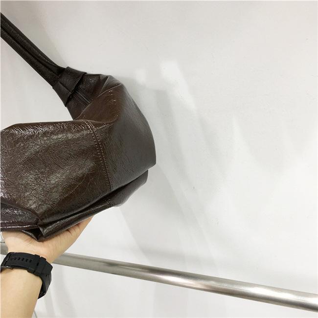 Korean Large-Capacity Retro Soft Leather Pleated Dumpling Shoulder Crossbody Bag - Casual & Versatile