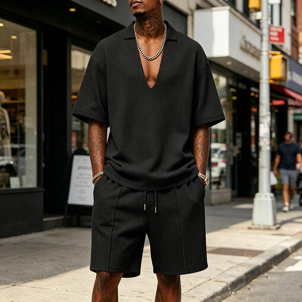 Conjunto Deportivo Casual para Hombre: Conjunto de Dos Piezas de Camiseta de Punto de Color Sólido con Cuello en V Profundo y Pantalones Cortos de Verano