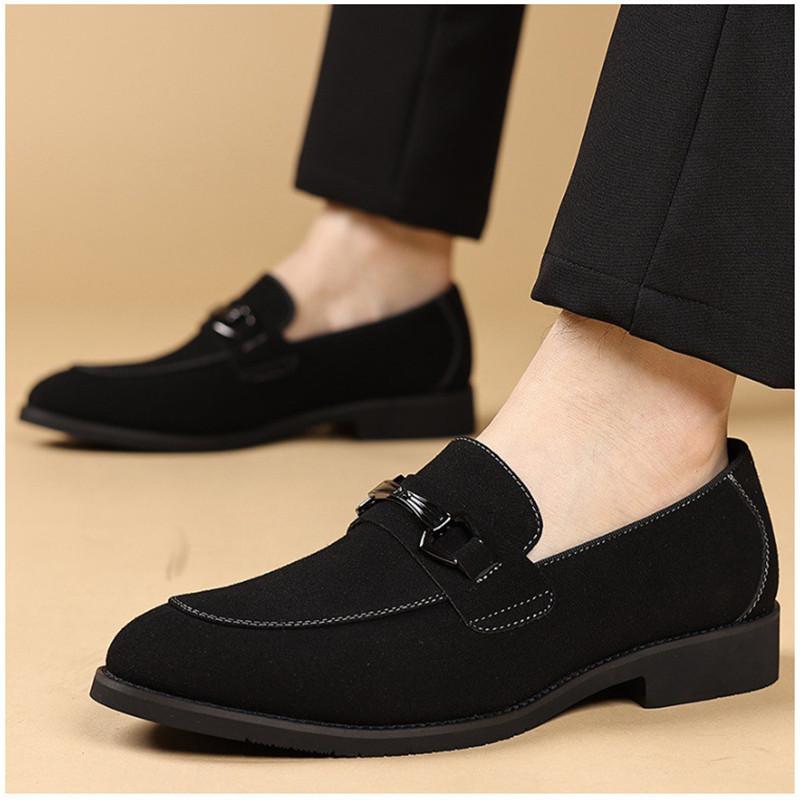 Lyx Trend Designer Nya Mocka Pu Läder Casual Skor För Män Grå Blå Svart Loafer Formell Bröllopsklänning Hemkomst