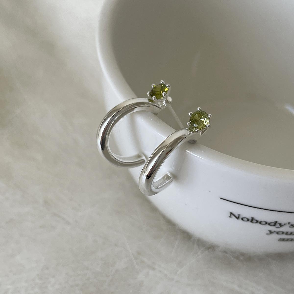 

Изысканная мода, стильные серьги-гвоздики с цирконами, элитный нишевый дизайн, серебряные серьги-иглы, осенне-зимние новогодние серьги. 925 silver needles