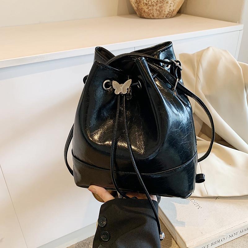 Trendy And Versatile Korean Fashion Bucket Bag For Women Available In Black Silver Red And White чёрный