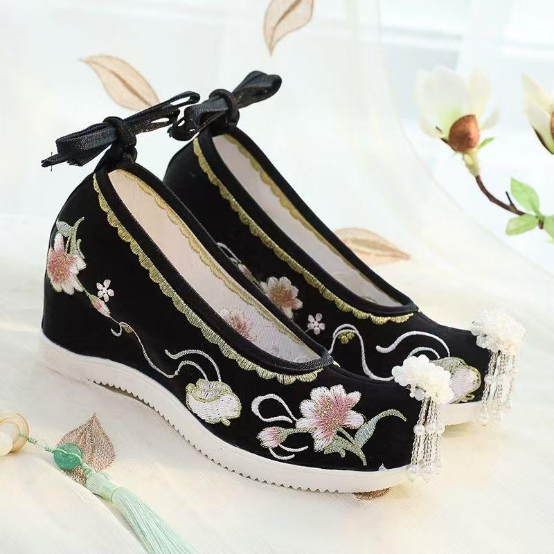 Woman Increased Internal Embroidered Shoes Shallow Ankle Strap Cocked Shoes Toe String Bead Tassel Red Wedding Shoes Hanfu Shoes