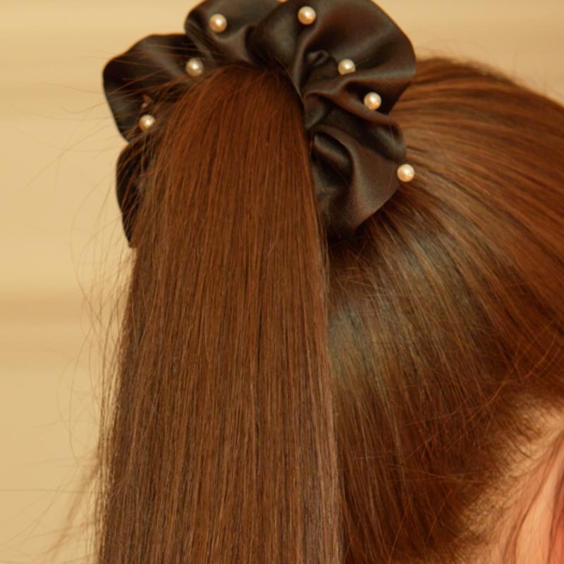 

Блестящая сатиновая резинка-скранчи BLACK_FREE