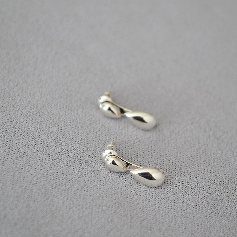 

Korean-Style Gold-Plated Teardrop Earrings with 925 Silver Needle