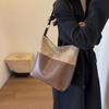 IELGY retro texture large-capacity bag, fashionable contrasting shoulder bag, versatile women's bucket bag