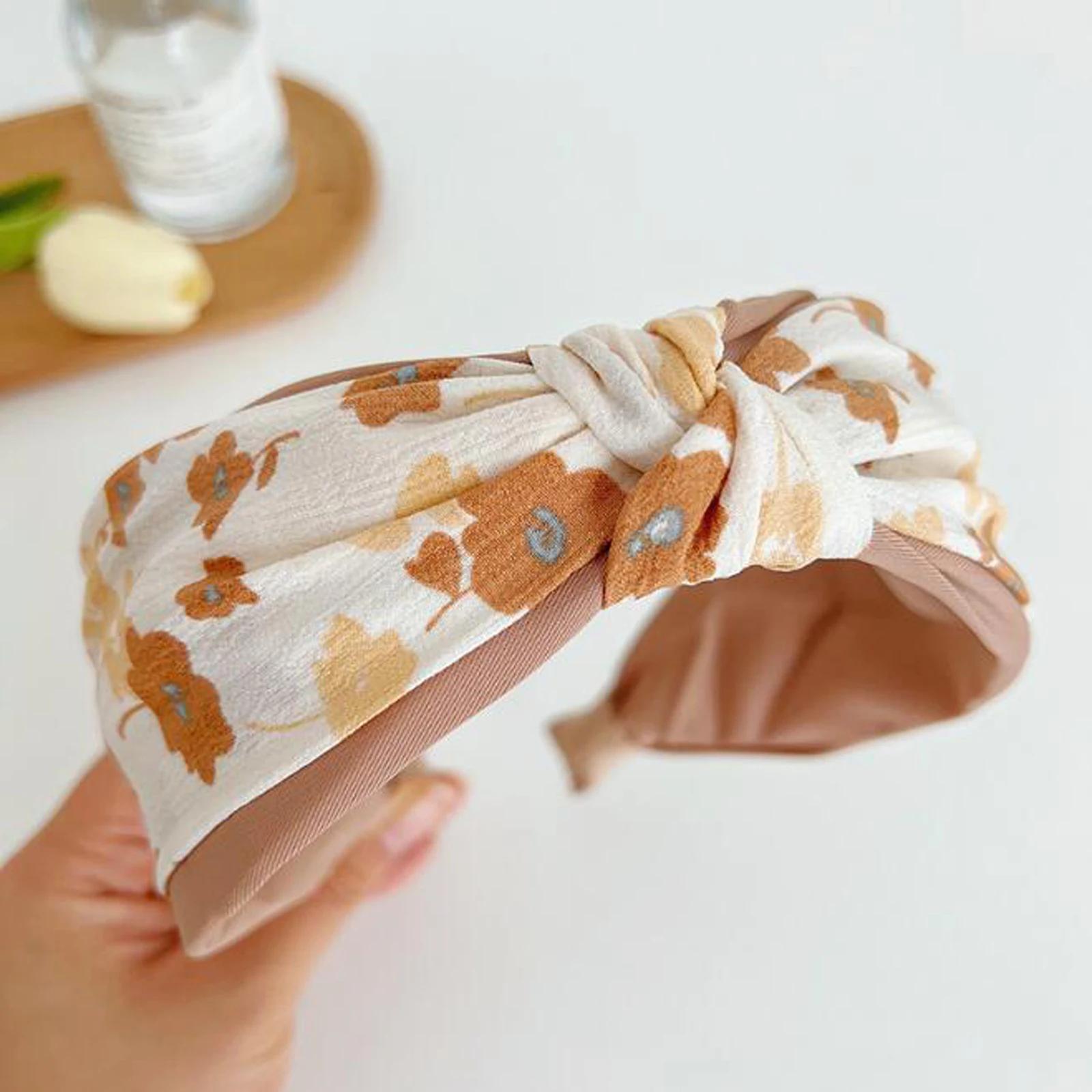 

Новая Модная Повязка на Голову для Женщин Широкая Боковая Цветочная Головной Убор Светлого Цвета Летний Тюрбан Аксессуары для Волос для Девочек