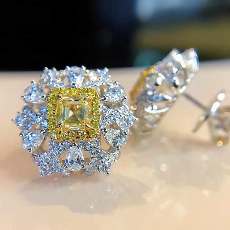 Kolczyki z diamentami o szlifie asscher, w fantazyjnym intensywnie żółtym kolorze, z mikrowstawianymi diamentami w kolorze kanarkowożółtym dla kobiet
