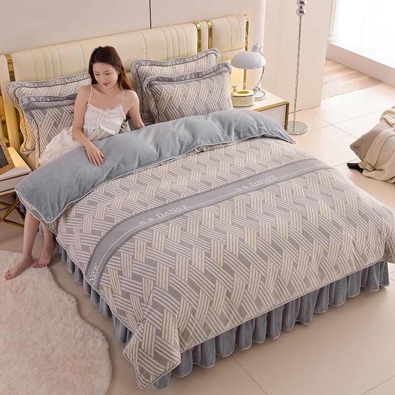 Thick Milk Velvet Bed Skirt 4 Piece Set Plush Fleece Winter Crystal Velvet Bed Sheet Duvet Cover With Skirt Winter Bedding Set For Cozy Home
